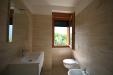 Appartamento in vendita con giardino a Alta Valle Intelvi - 08, bagno.JPG