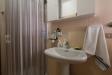 Appartamento in vendita a Martinsicuro in via vasco de gama - 07, bagno con box doccia