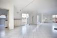 Appartamento in vendita con terrazzo a Carrara - 02