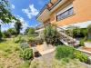 Appartamento in vendita con giardino a Ariccia - 02, Casa in mattoni tra cielo e giardino.png