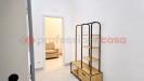 Appartamento bilocale in affitto a Portici - 09, Ingresso moderno con scaffale in legno e metallo.p
