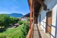Casa indipendente in vendita con giardino a Bleggio Superiore - 02, balcone coperto piano 1.jpg