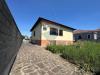 Villa in vendita con giardino a Villa Cortese in via puglie 5 - 10, Casa all'aperto