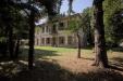 Villa in vendita con giardino a Gorla Minore in piazza san lorenzo 8 - 02, Casa all'aperto