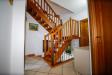 Villa in vendita con giardino a Volvera - 10, Scala interna.JPG