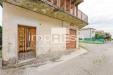 Magazzino in vendita da ristrutturare a Montebelluna in via meschio 16 - 03, ingresso abitazione