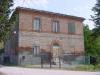 Casa indipendente in vendita con giardino a Amandola in c.da nasuto - 02, Via anteriore della casa 2