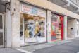 Locale commerciale in vendita a Roma in via mario fani 24 - 02, Vetrina su strada