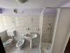 Casa indipendente in vendita con giardino a Frabosa Sottana in via principe umberto 3 - 08, bagno