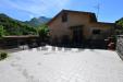 Casa indipendente in vendita con giardino a Minucciano in via primo tonini 41 - 03, Casa all'aperto