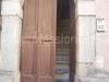 Appartamento monolocale in affitto arredato a Castel di Sangro - 04, 4 - Portone immobile.jpg