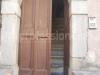 Appartamento monolocale in affitto arredato a Castel di Sangro - 05, 4 - Portone immobile.jpg