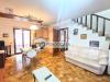 Villa in vendita con giardino a Carrara in via casola - 06, soggiorno con angolo cottura