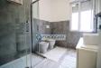 Appartamento in vendita a Carrara in via dei mille 80 - 09, bagno