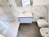 Appartamento monolocale in vendita ristrutturato a Carrara in via mazzini 4 - 09, bagno
