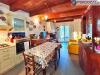 Villa in vendita con giardino a Montignoso in via bregoscia - 06, zona pranzo e cucina