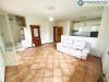 Villa in vendita con giardino a Seravezza in via salvatori - 04, soggiorno con cucina a vista