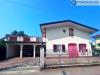 Villa in vendita con giardino a Pietrasanta in via delle rose 10-12 - 02, Facciata