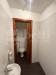 Capannone in vendita a Modena - 03, Bagno stretto con toilette centrale.png