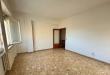 Appartamento in vendita da ristrutturare a Falconara Marittima - 03