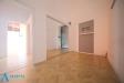 Locale commerciale in affitto da ristrutturare a Taranto in via oberdan 31 - borgo - 06, locale