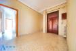 Appartamento in vendita da ristrutturare a Taranto in viale liguria 38 - rione italia - montegranaro - 02, ingresso