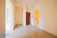 Appartamento in vendita da ristrutturare a Taranto in via ancona 315 - rione laghi - 2 - 02, Corridoio