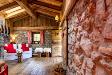 Casa indipendente in affitto a Courmayeur in localit peterey 15 - 04, AFFITTO COURMAYEUR: ingresso con camino