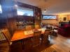 Appartamento in vendita con giardino a Courmayeur in via les golettes 21 - 04, VENDITA COURMAYEUR: sala da pranzo