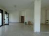 Locale commerciale in vendita da ristrutturare a Colli del Tronto - 03, negozio con magazzino e garage dileoimmobiliare ve