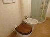 Casa indipendente in affitto con terrazzo a Montebello Vicentino in contrada dai guarda 5 - 04, bagno