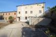 Casa indipendente in vendita con giardino a Montebello Vicentino in via pesa 2 - 03, cortile sul fronte