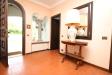 Villa in vendita con giardino a Cant� in via cascina pelada 115 - 06, Ingresso