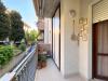 Appartamento bilocale in vendita con box a Cesena in via giovanni rodari 147 - 02, Balcone luminoso con piante e ringhiera