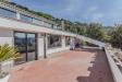 Villa in vendita con giardino a Castel Gandolfo in via spiaggia del lago 17b - 06