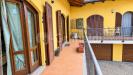 Appartamento in vendita a Vercelli in via jacopo durandi 16 - 04, Balcone italiano tra persiane e fiori.jpg