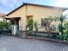 Villa in vendita con giardino a Montecchio Maggiore in via fermi 120 - 02, FRONTE STRADA