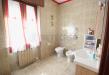 Appartamento in vendita con box a Chiampo in via campanile 11 - 05, bagno