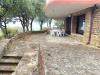 Villa in vendita con giardino a Castiglione della Pescaia in via degli olivi 15 - 02, esterno lato tavolo.jpeg