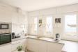 Appartamento in vendita con terrazzo a Piombino in viale regina margherita snc - 05, cucina finestre