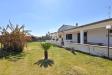 Villa in vendita con giardino a Corigliano d'Otranto in via comunale delle case 90 - 04, facciata