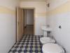 Appartamento in vendita da ristrutturare a Roma in via di san giovanni in laterano 190 - 04, bagno