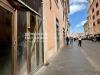 Locale commerciale in affitto da ristrutturare a Roma in del corso 500 - 04, ingresso