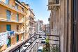 Appartamento bilocale in vendita con terrazzo a Catania in via trecastagni 9 - 03, 3 affaccio balcone lato strada.jpg