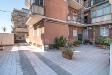 Appartamento in vendita con terrazzo a Catania in via pietro maroncelli 8 - 03, 3 cortile