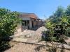 Villa in vendita con giardino a Mazzano Romano in di piazza fontana - 05, facciata