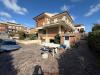 Villa in vendita con giardino a Pomezia in lungomare delle sirene - 04, Casa all'aperto
