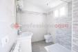 Casa indipendente in vendita ristrutturato a Vico nel Lazio - 08, bagno vico nel lazio.png