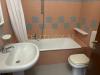 Appartamento bilocale in vendita con giardino a Verona in via mercurio 1 - 04, bagno.jpg