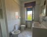 Villa in vendita con giardino a Baronissi in via giovanni falcone - 10, bagno con doccia primo piano